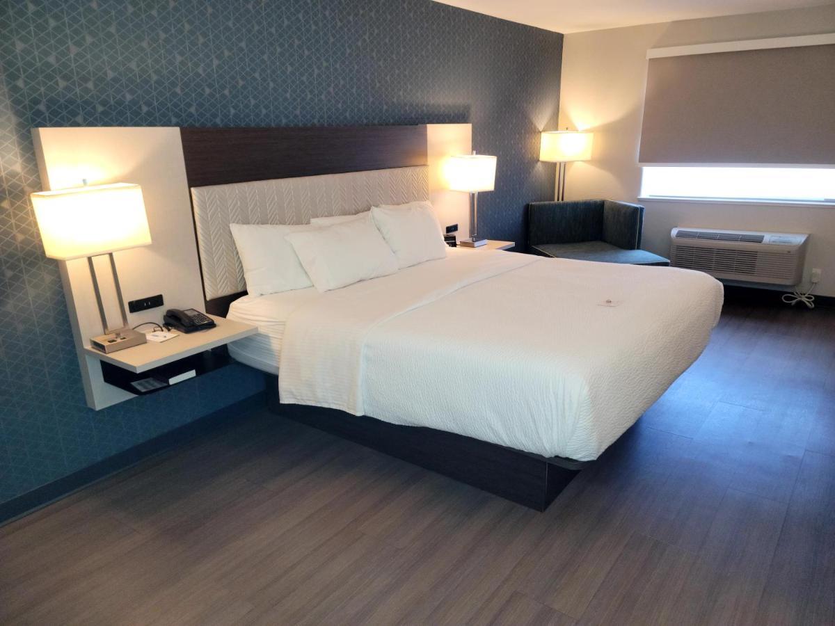 La Quinta By Wyndham Santa Rosa Hotel Екстериор снимка