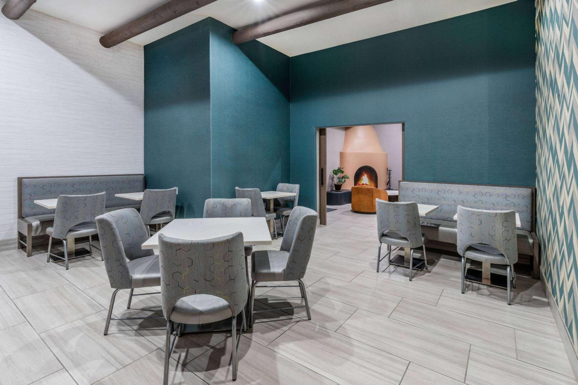La Quinta By Wyndham Santa Rosa Hotel Екстериор снимка