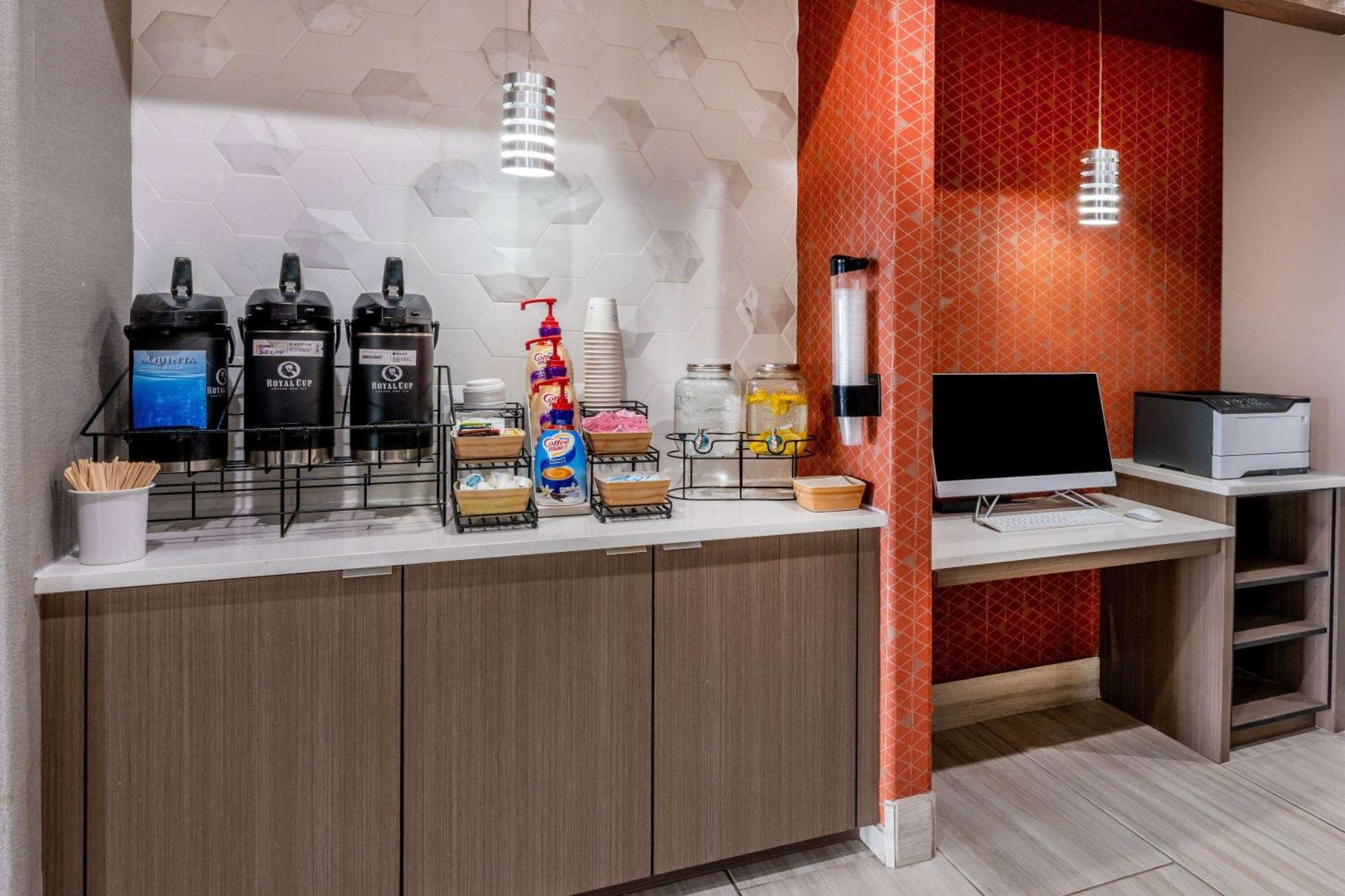 La Quinta By Wyndham Santa Rosa Hotel Екстериор снимка
