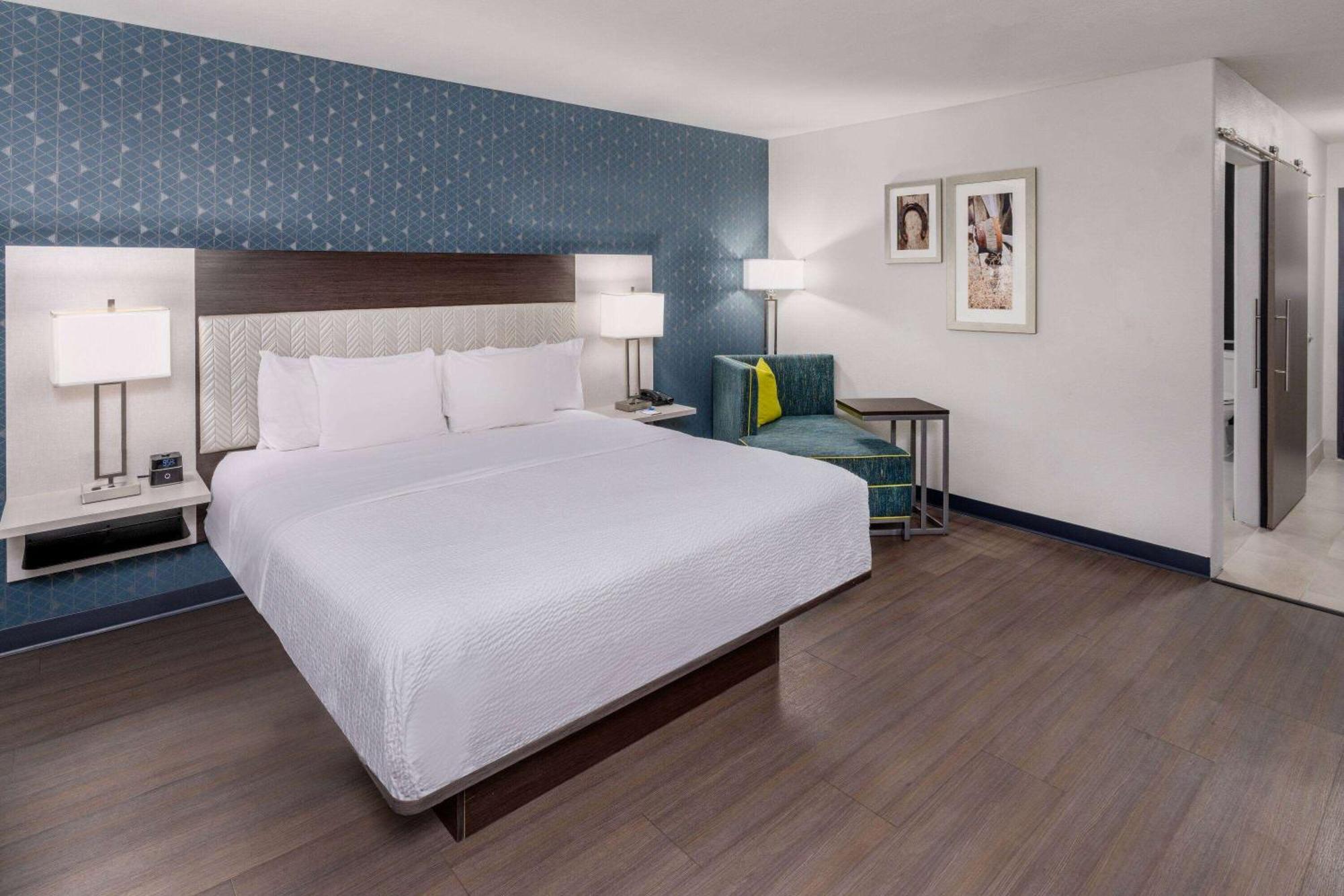 La Quinta By Wyndham Santa Rosa Hotel Екстериор снимка
